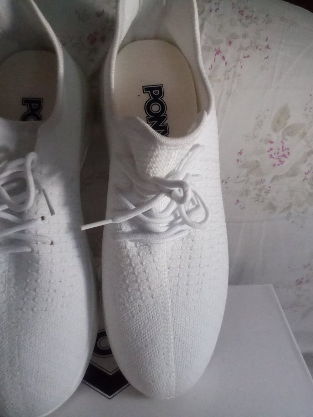 Pony Go!den Ladies womens sneakers size 9.5 new !